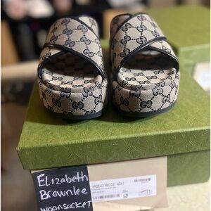 Gucci Women’s navy monogram platform slide. 
new with box, dust bags. Size 38.5